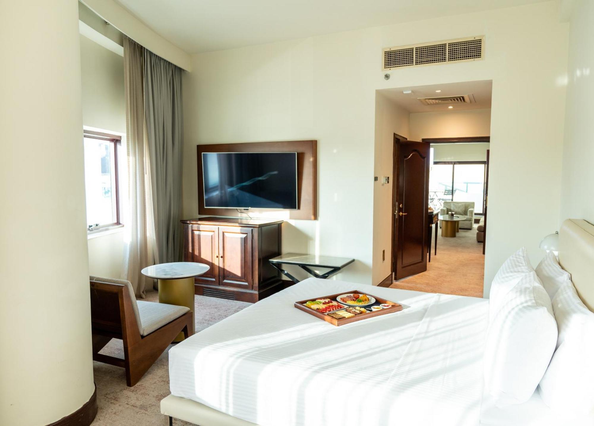 Majestic Cove Hotel - Formerly Le Meridien Fairway Dubai Exterior foto